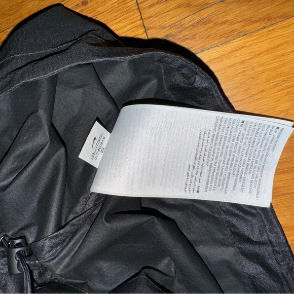 Off white x Nike windbreaker black. Limited edition from 2019, never worn XS - Picture 4 of 4